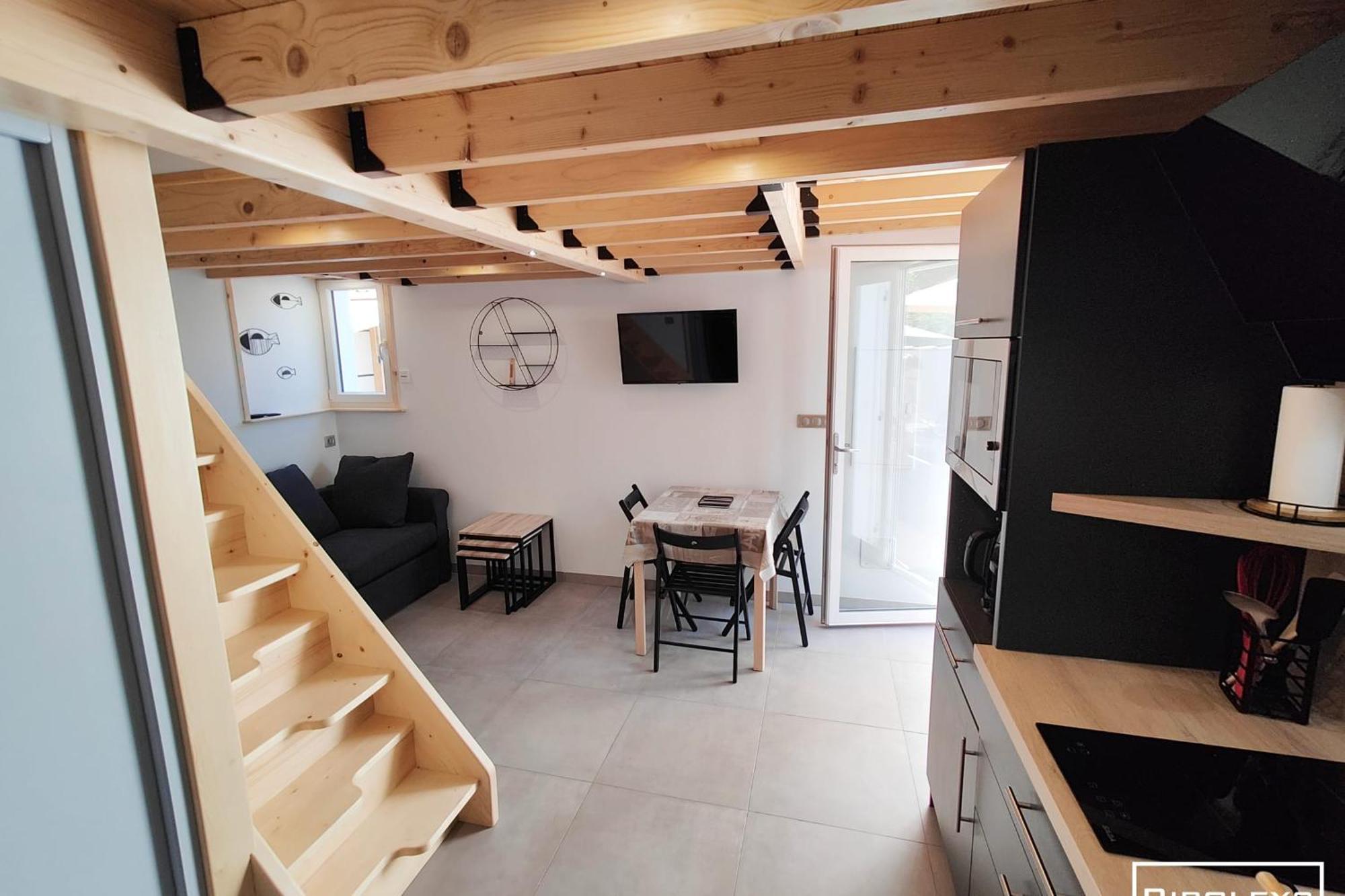 Maison Renovee Et Climatisee Avec Wifi A 600M De La Plage Виас Экстерьер фото
